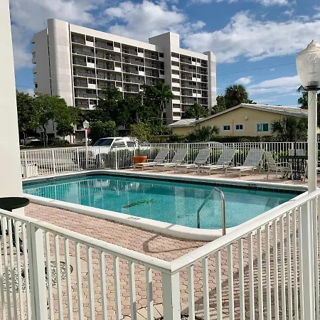 Bayview Regency Apartments By Lowkl
